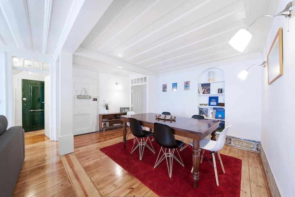 Charming 2 Bedroom Apartment Avenida Da Liberdade Lisbon Bagian luar foto