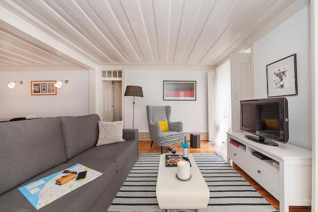 Charming 2 Bedroom Apartment Avenida Da Liberdade Lisbon Bagian luar foto